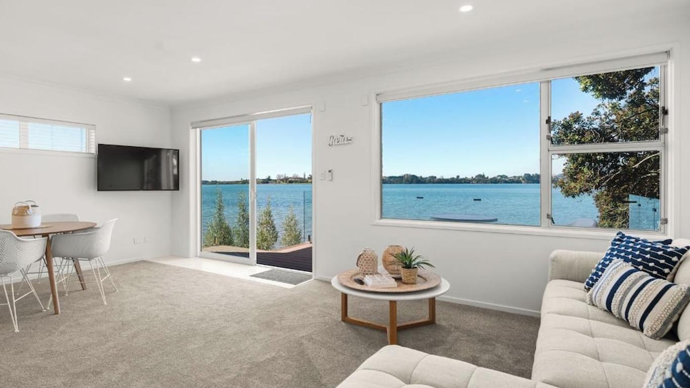 Harbour View Motel and Waterfront Apartments